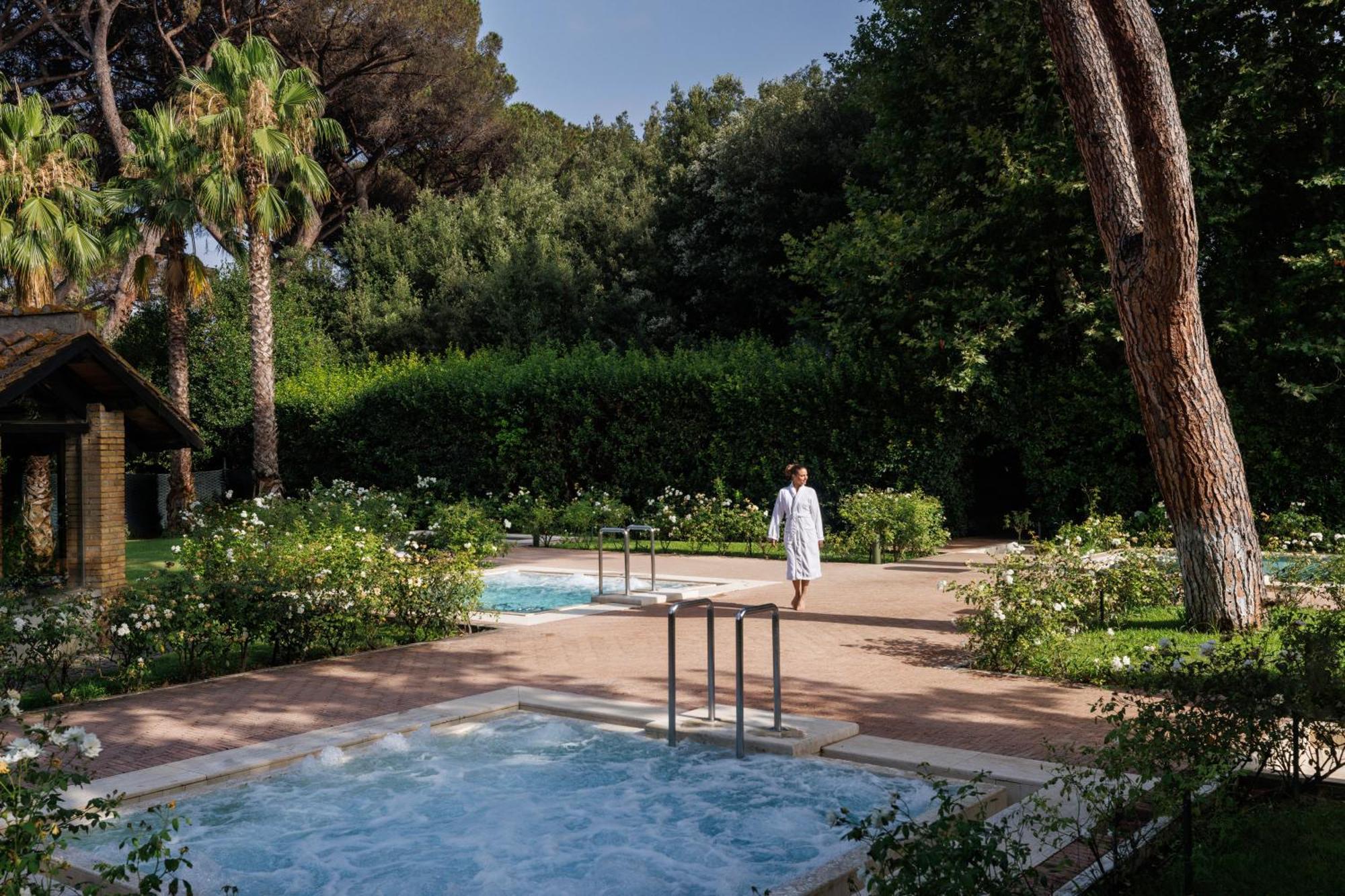 Qc Termeroma Spa And Resort Fiumicino Esterno foto The spa at the Hotel
