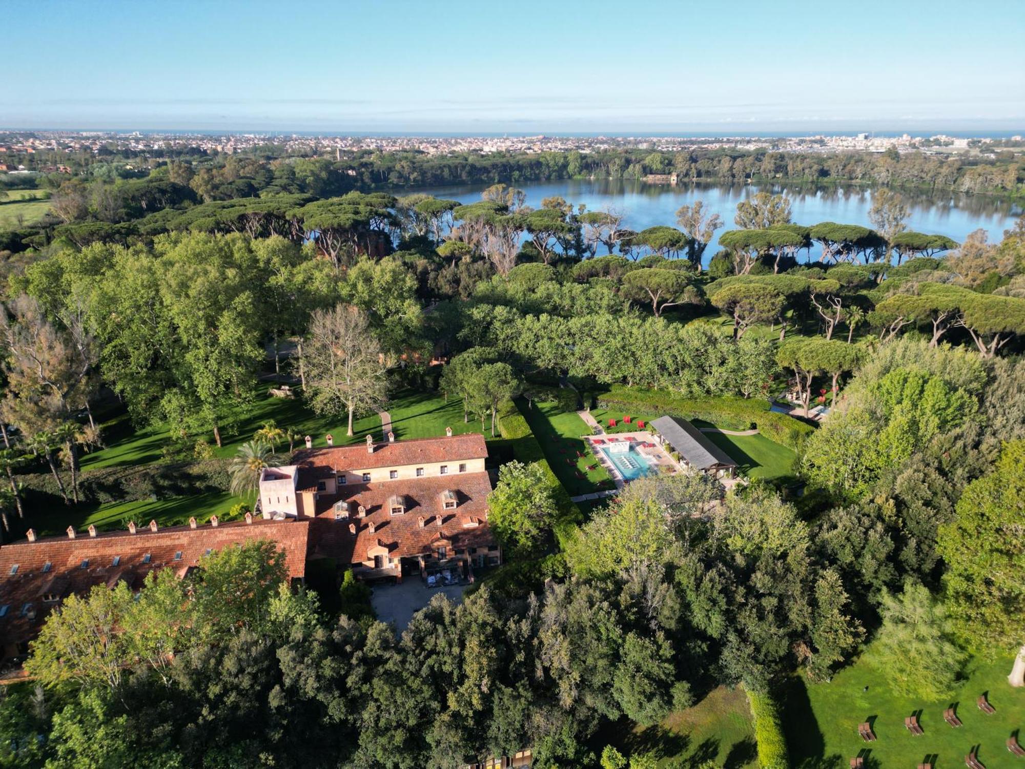 Qc Termeroma Spa And Resort Fiumicino Esterno foto Villa La Pietra, Florence