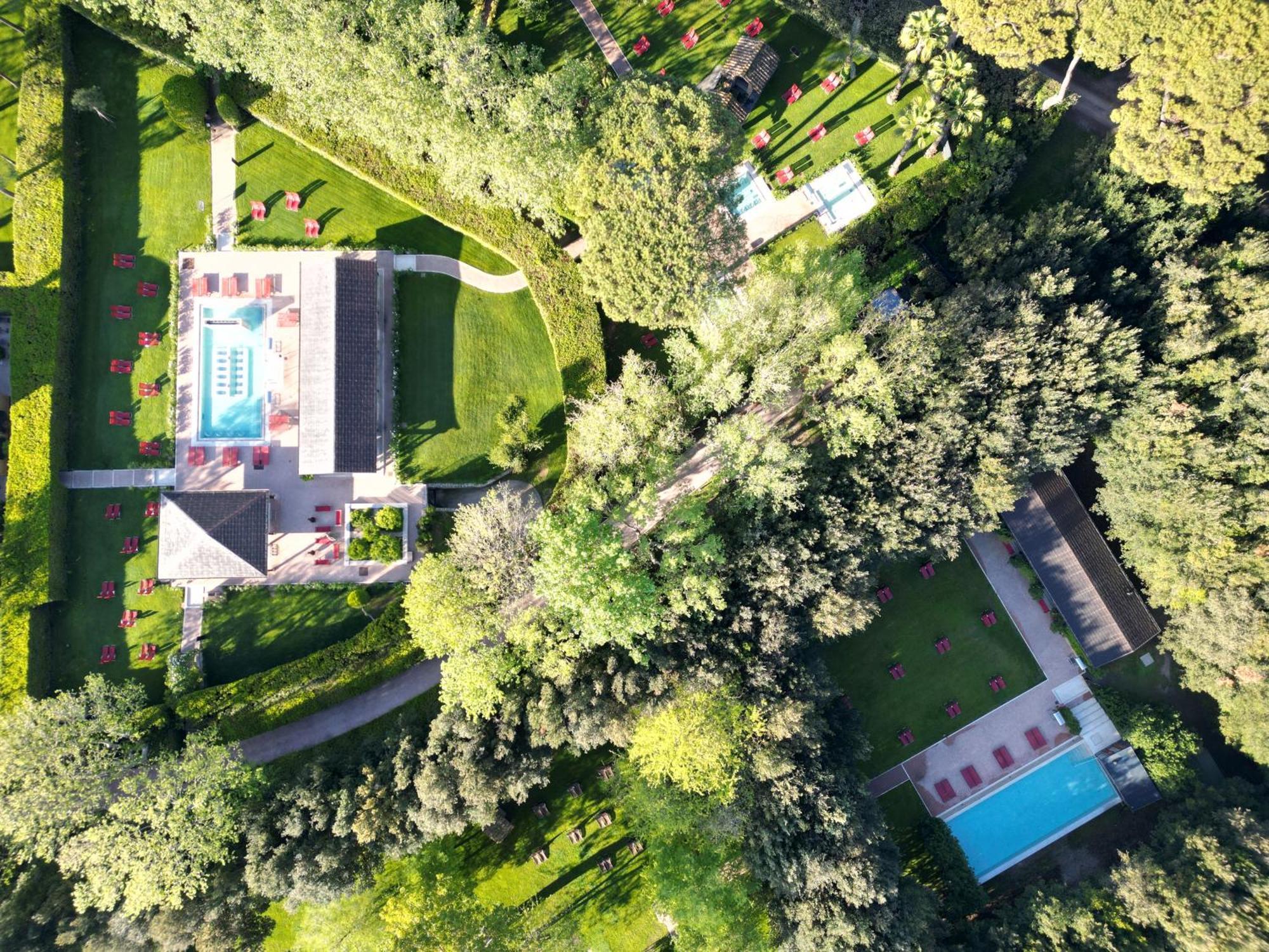 Qc Termeroma Spa And Resort Fiumicino Esterno foto Aerial view of the school